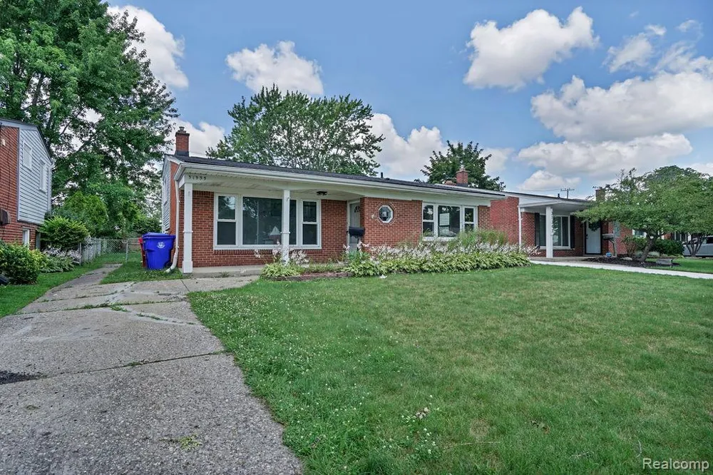 31335 Slumber Lane Fraser City, MI 48026