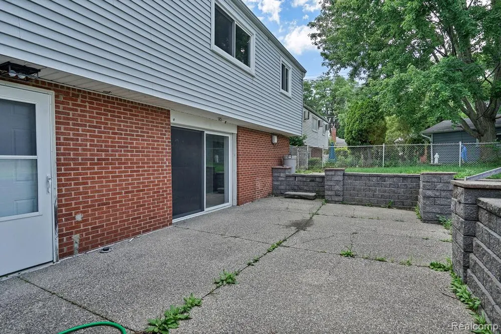 31335 Slumber Lane Fraser City, MI 48026