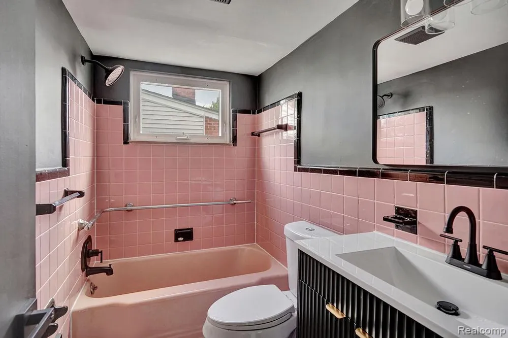 31335 Slumber Lane Fraser City, MI 48026