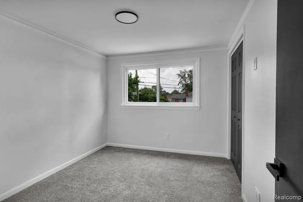 31335 Slumber Lane Fraser City, MI 48026
