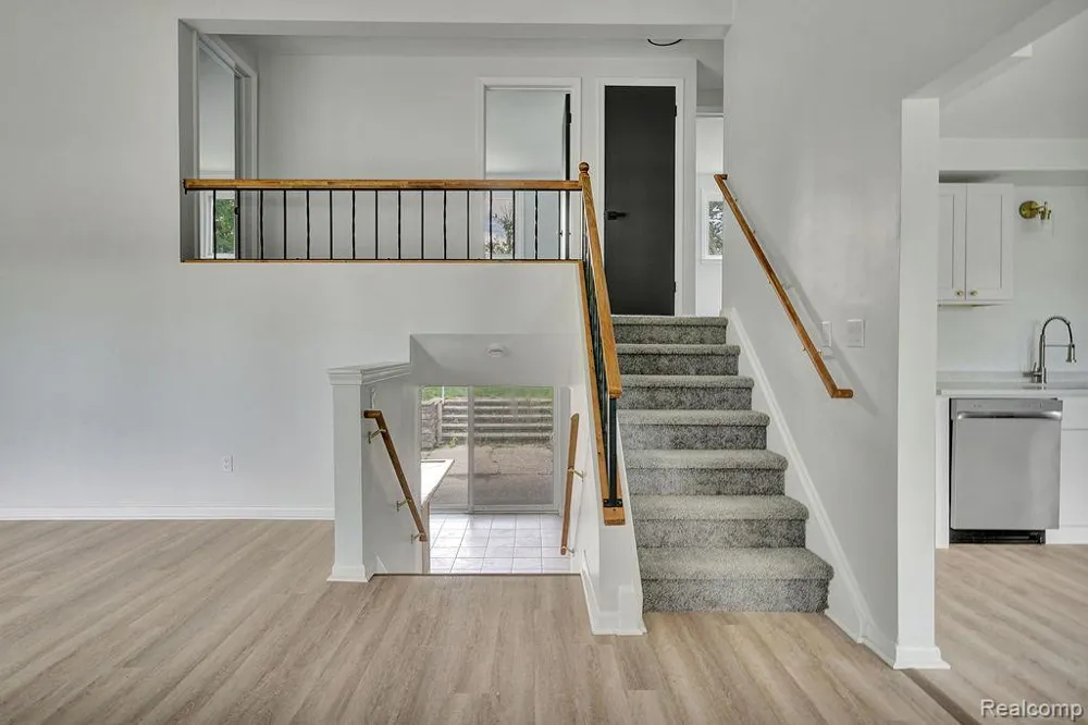 31335 Slumber Lane Fraser City, MI 48026