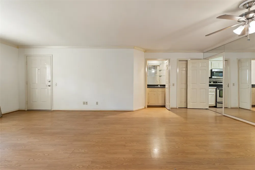 8415 Fredericksburg Road #306 San Antonio, TX 78229