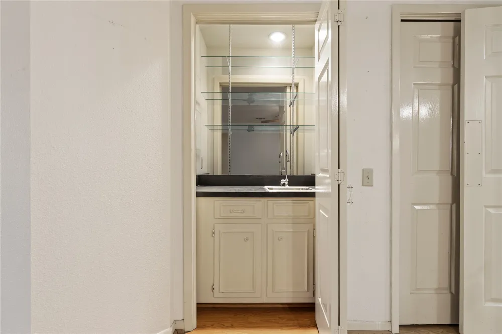 8415 Fredericksburg Road #306 San Antonio, TX 78229