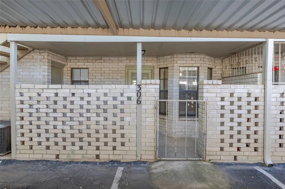 8415 Fredericksburg Road #306 San Antonio, TX 78229