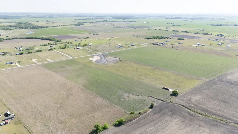 450 County Road 423 Taylor, TX 76574