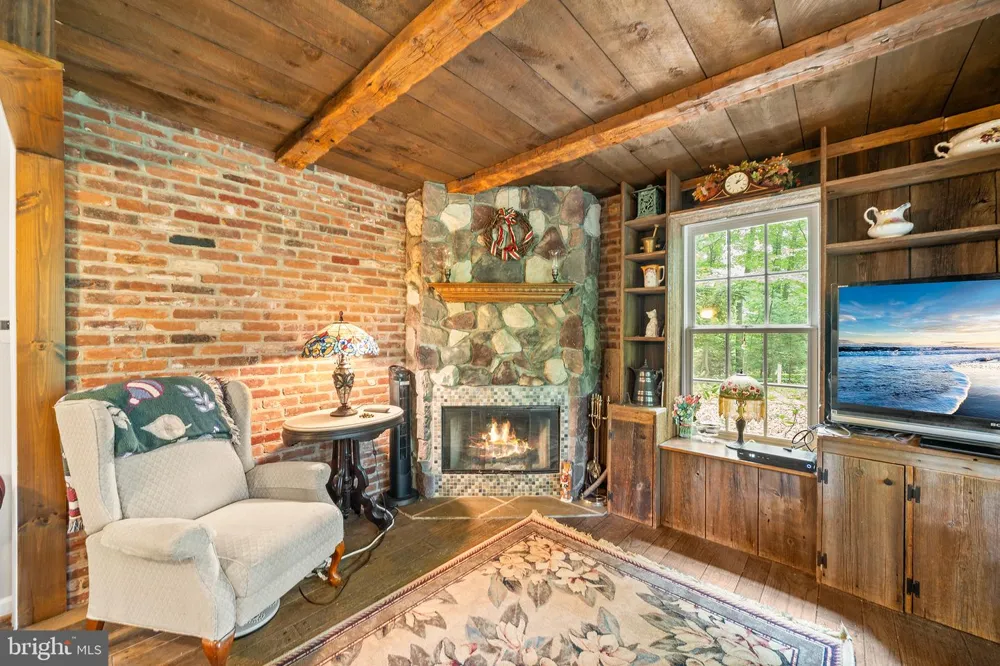 5839 PRIVATE ROAD Doylestown, PA 18902
