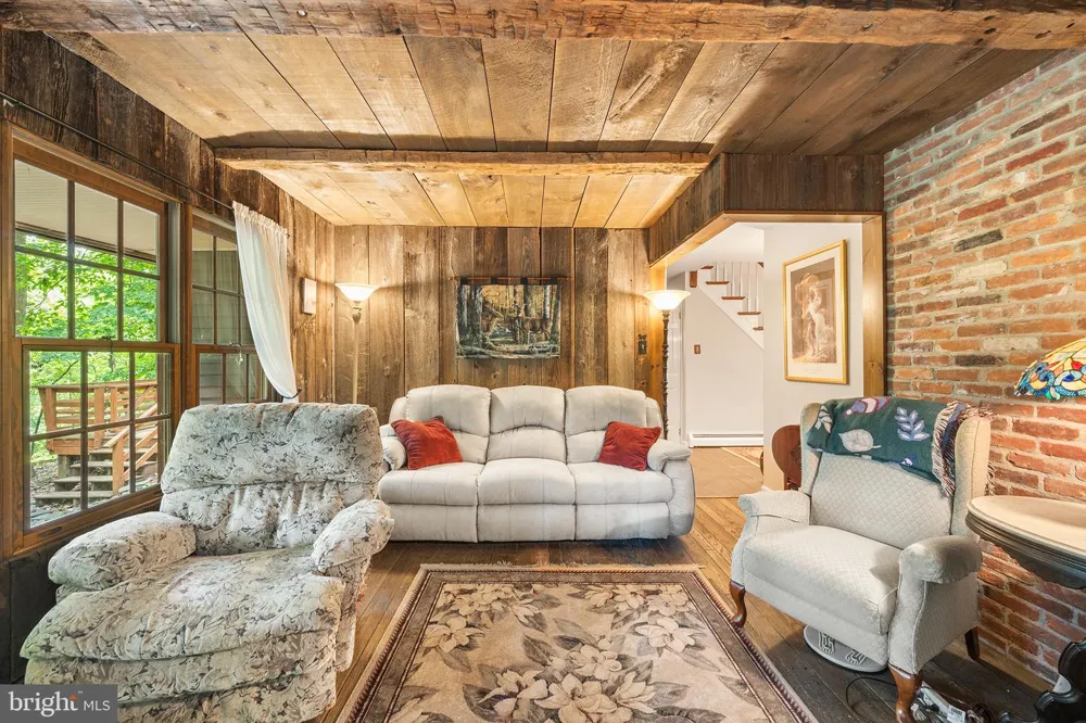 5839 PRIVATE ROAD Doylestown, PA 18902