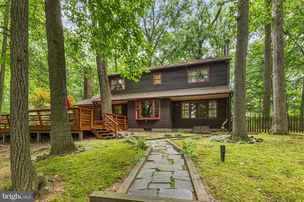 5839 PRIVATE ROAD Doylestown, PA 18902