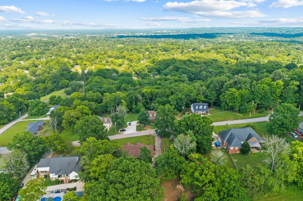 541 Skyline Dr S Lewisburg, TN 37091