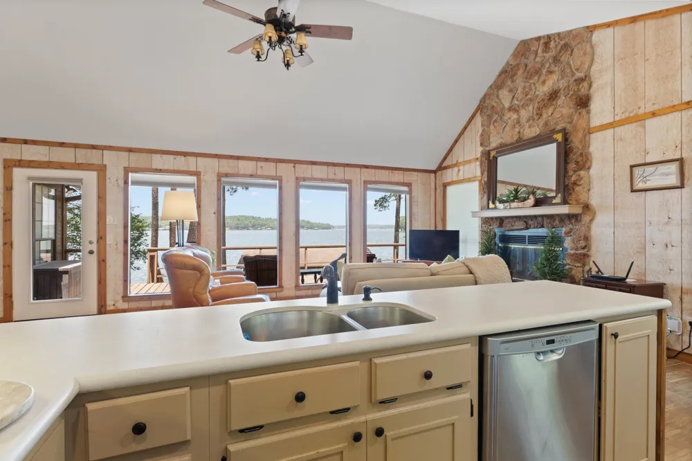 400 Windy Point Drive Mount Vernon, TX 75457