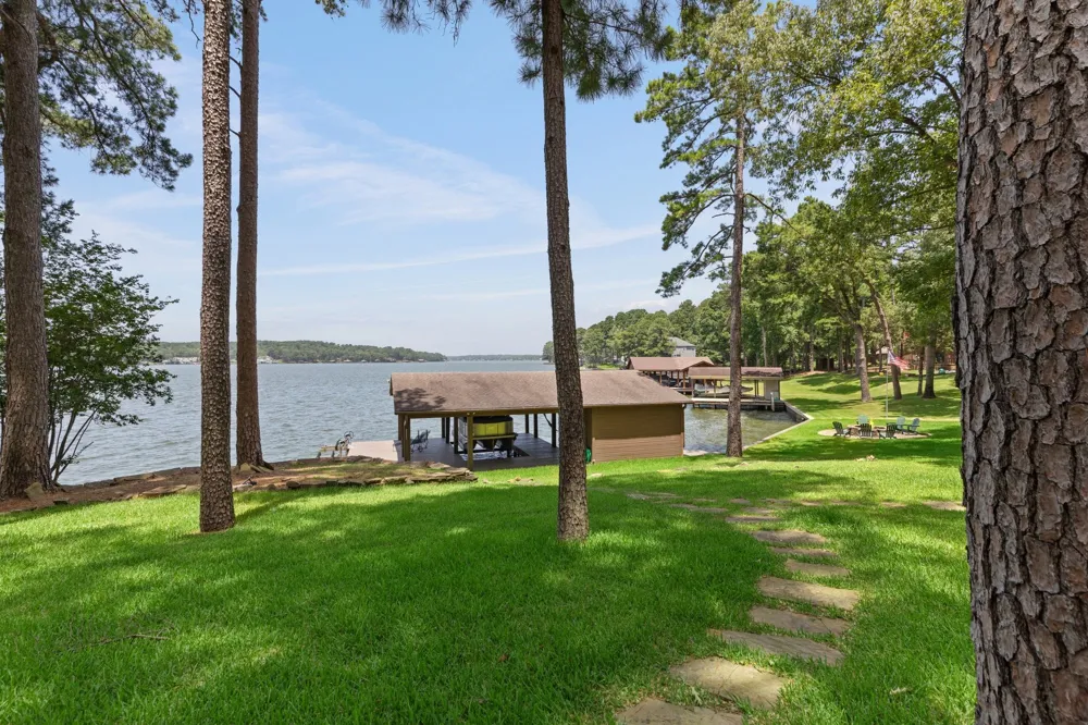 400 Windy Point Drive Mount Vernon, TX 75457