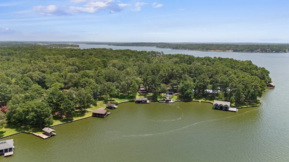 400 Windy Point Drive Mount Vernon, TX 75457