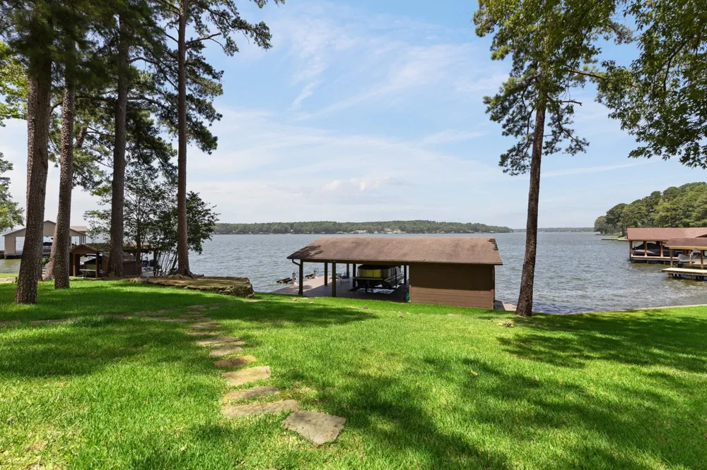 400 Windy Point Drive Mount Vernon, TX 75457