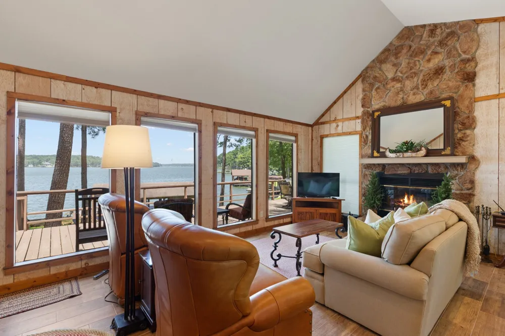 400 Windy Point Drive Mount Vernon, TX 75457