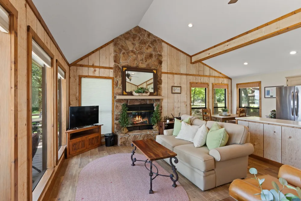 400 Windy Point Drive Mount Vernon, TX 75457