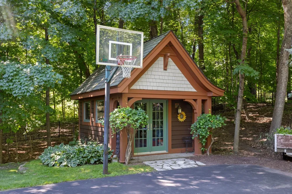 5955 Maple Forest Minnetrista, MN 55364