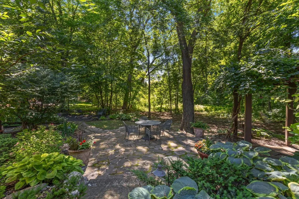 5955 Maple Forest Minnetrista, MN 55364