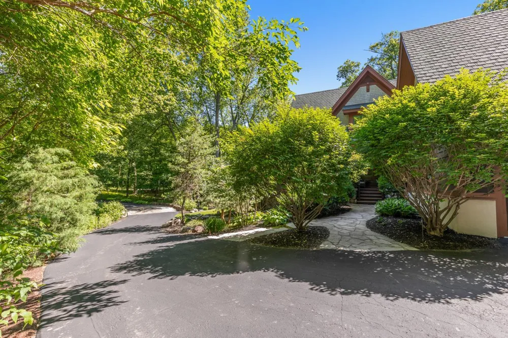 5955 Maple Forest Minnetrista, MN 55364