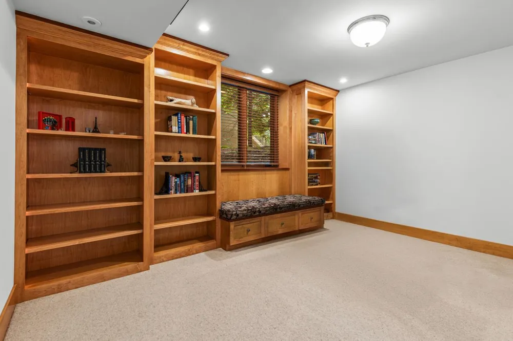 5955 Maple Forest Minnetrista, MN 55364