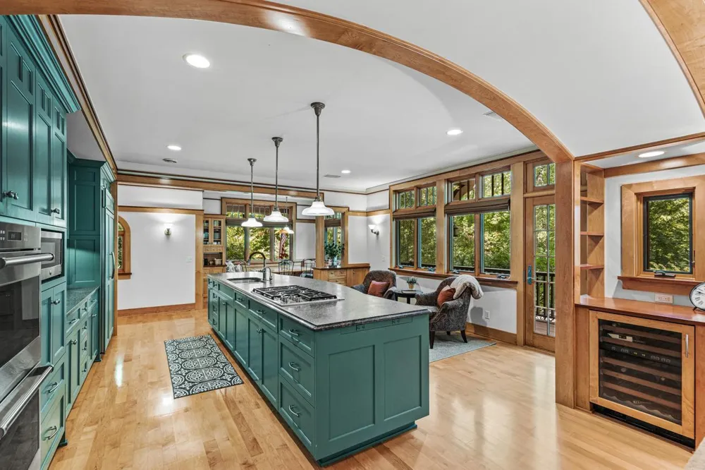 5955 Maple Forest Minnetrista, MN 55364
