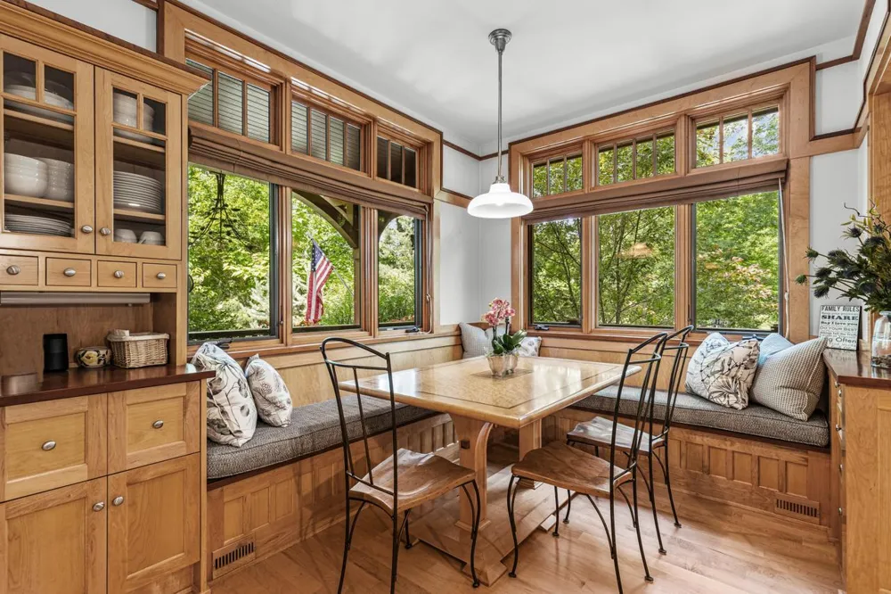 5955 Maple Forest Minnetrista, MN 55364