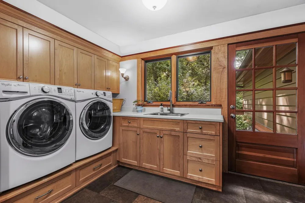 5955 Maple Forest Minnetrista, MN 55364