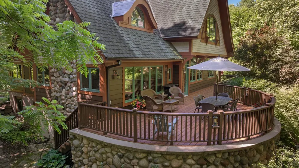 5955 Maple Forest Minnetrista, MN 55364