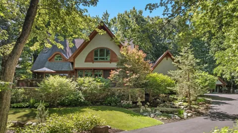5955 Maple Forest