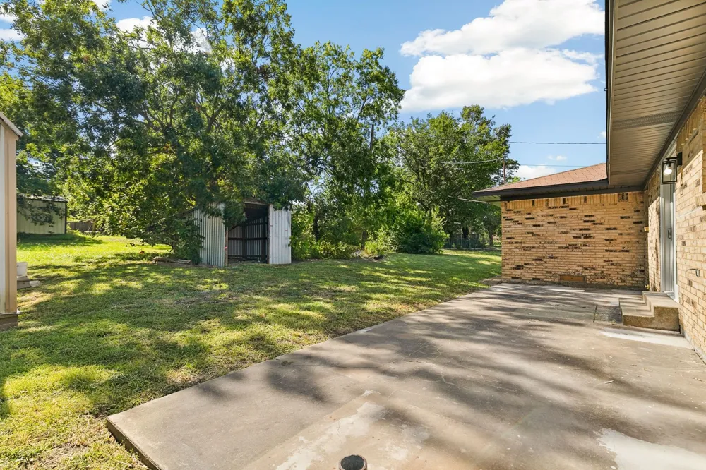 609 S Farmington Road Howe, TX 75459