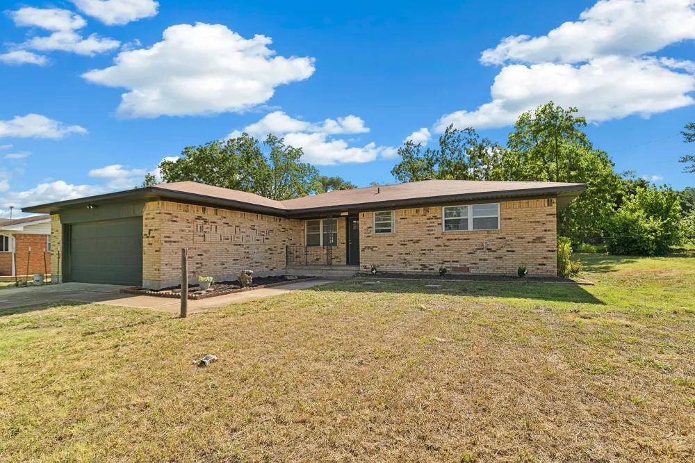 609 S Farmington Road Howe, TX 75459