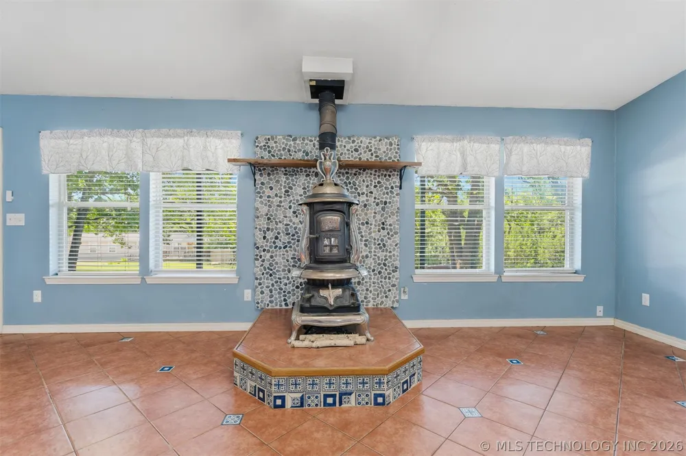 3670 Sleepy Hollow Road Sulphur, OK 73086