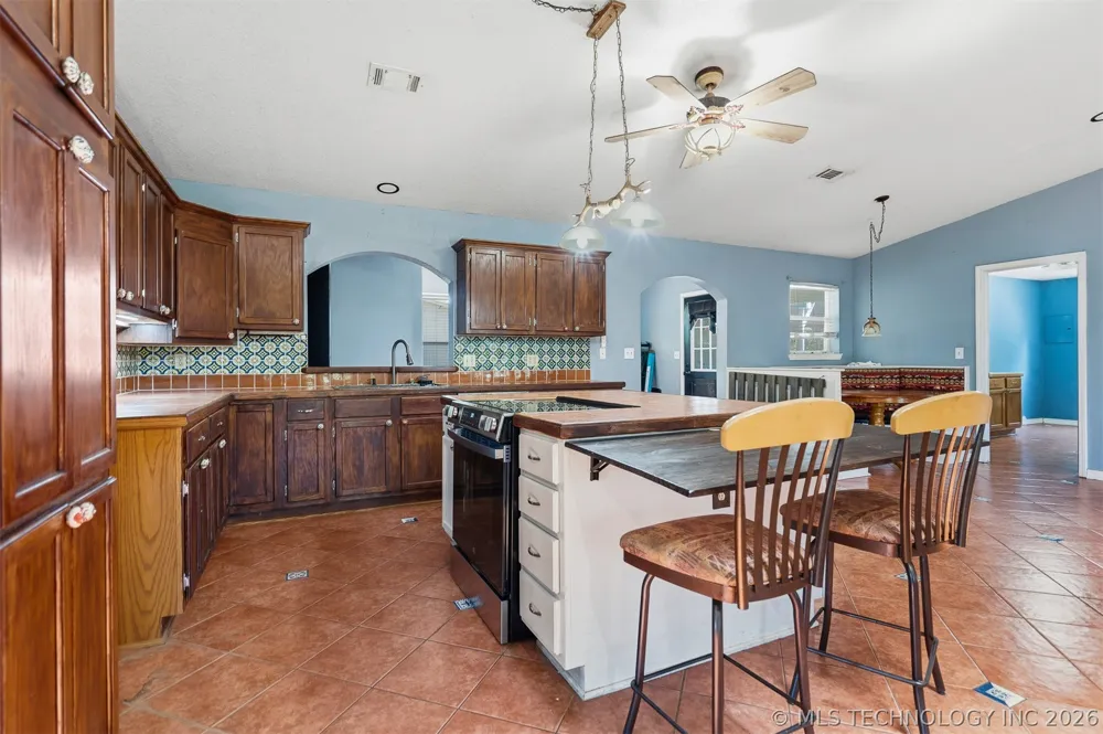 3670 Sleepy Hollow Road Sulphur, OK 73086