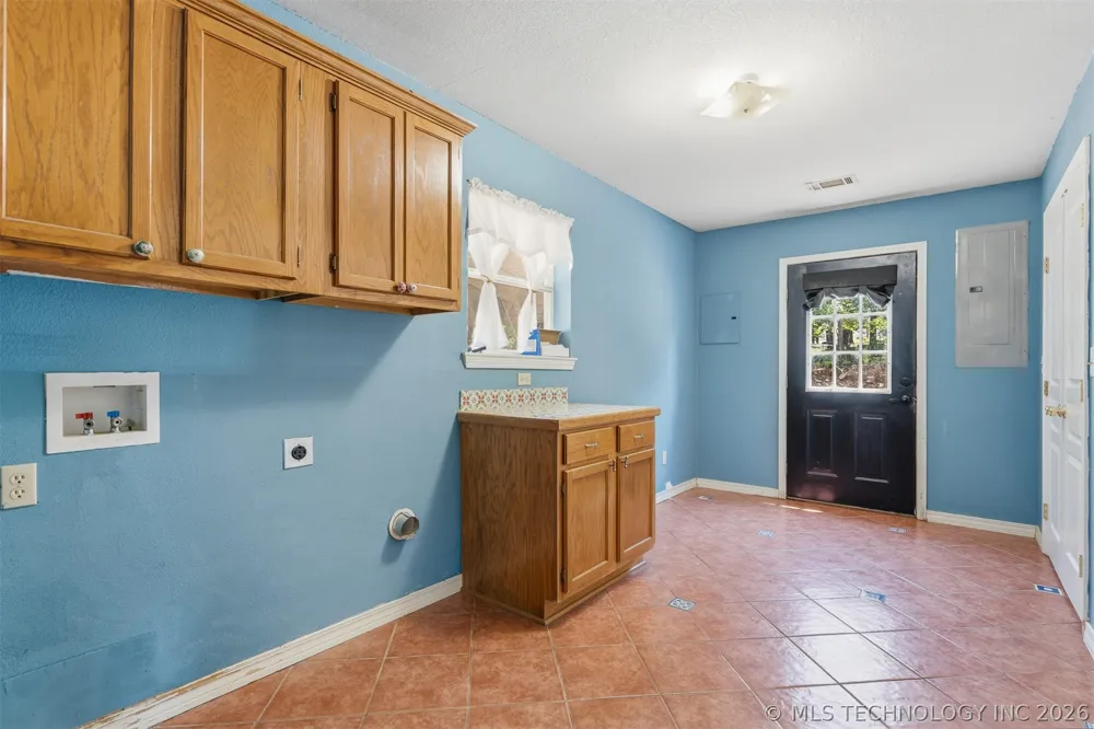 3670 Sleepy Hollow Road Sulphur, OK 73086