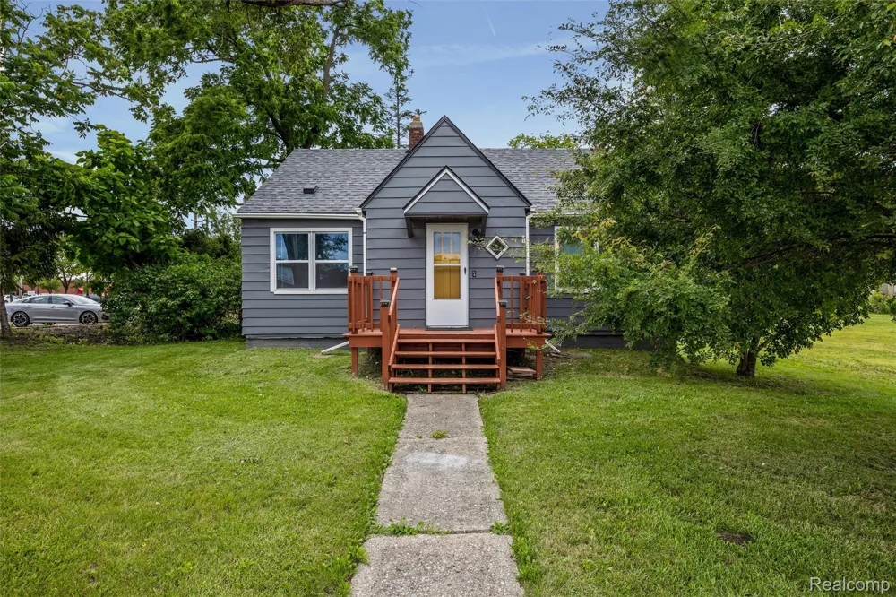 33065 Garfield Road Fraser City, MI 48026