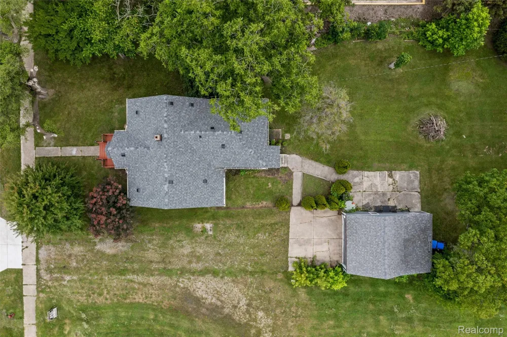 33065 Garfield Road Fraser City, MI 48026