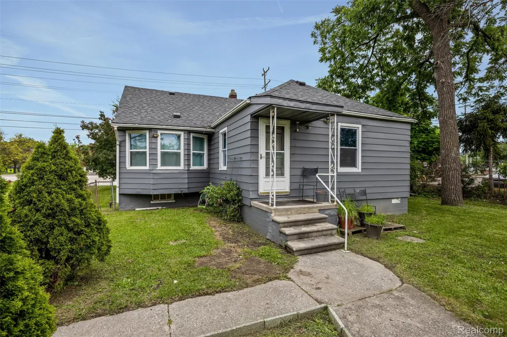 33065 Garfield Road Fraser City, MI 48026