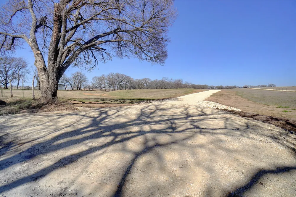 14 HCR 1431 Covington, TX 76636
