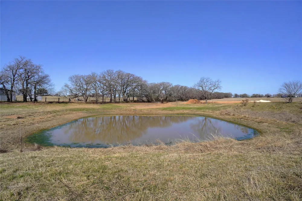 14 HCR 1431 Covington, TX 76636