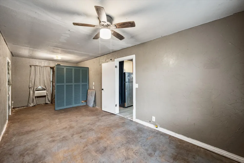 101 S Runnels Avenue Streetman, TX 75859