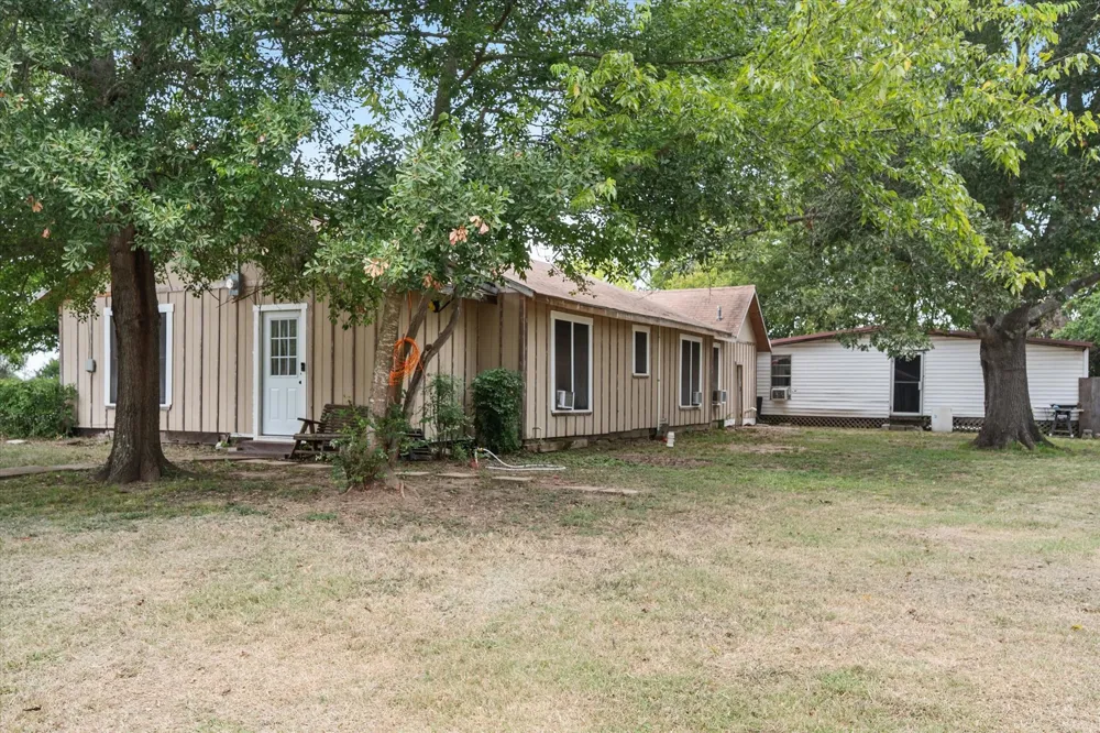 101 S Runnels Avenue Streetman, TX 75859