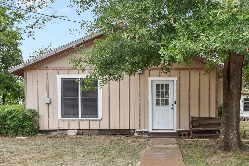 101 S Runnels Avenue Streetman, TX 75859
