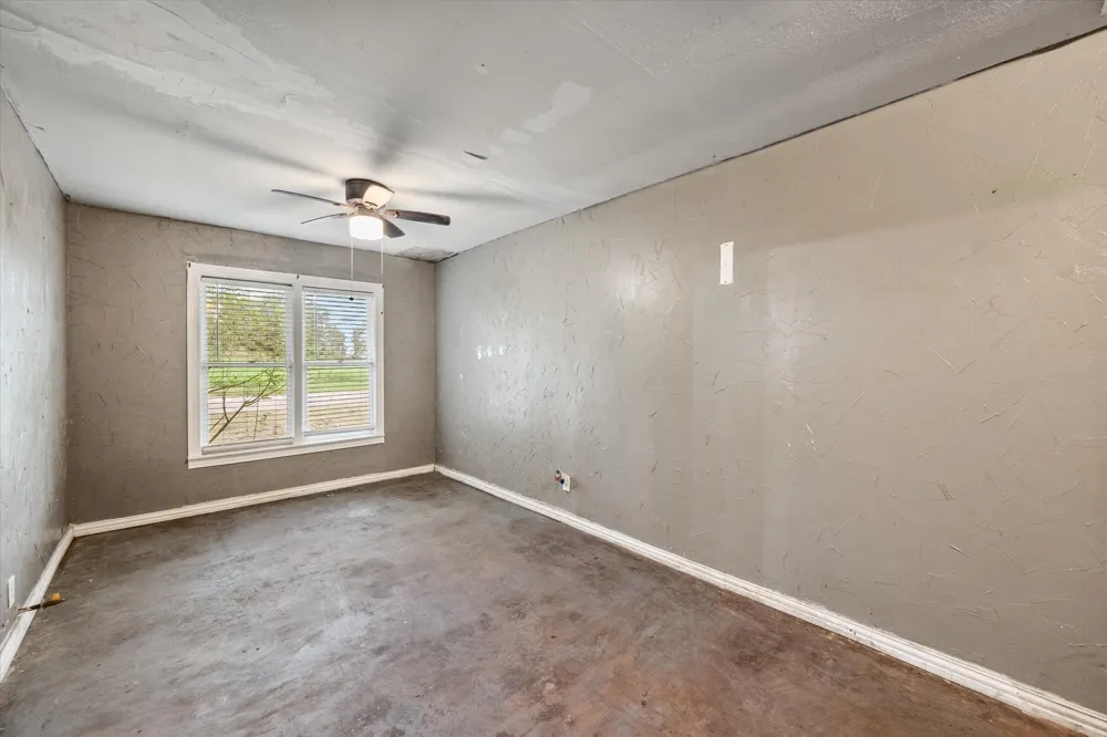 101 S Runnels Avenue Streetman, TX 75859