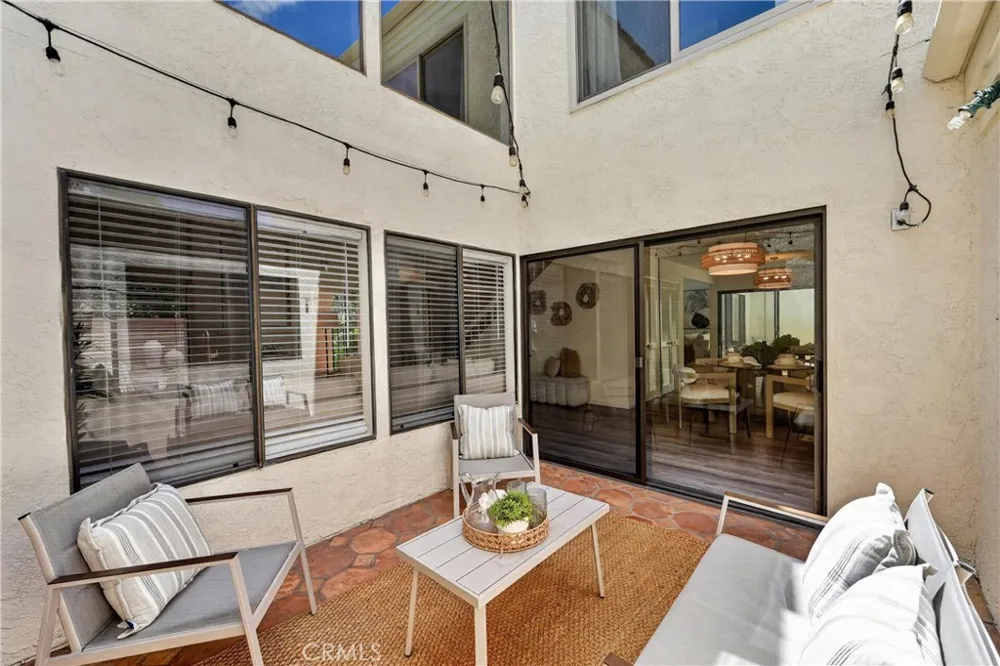 104 Navarre Irvine, CA 92612