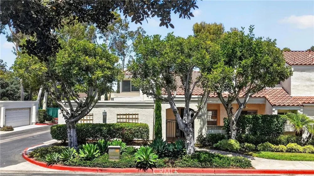 104 Navarre Irvine, CA 92612