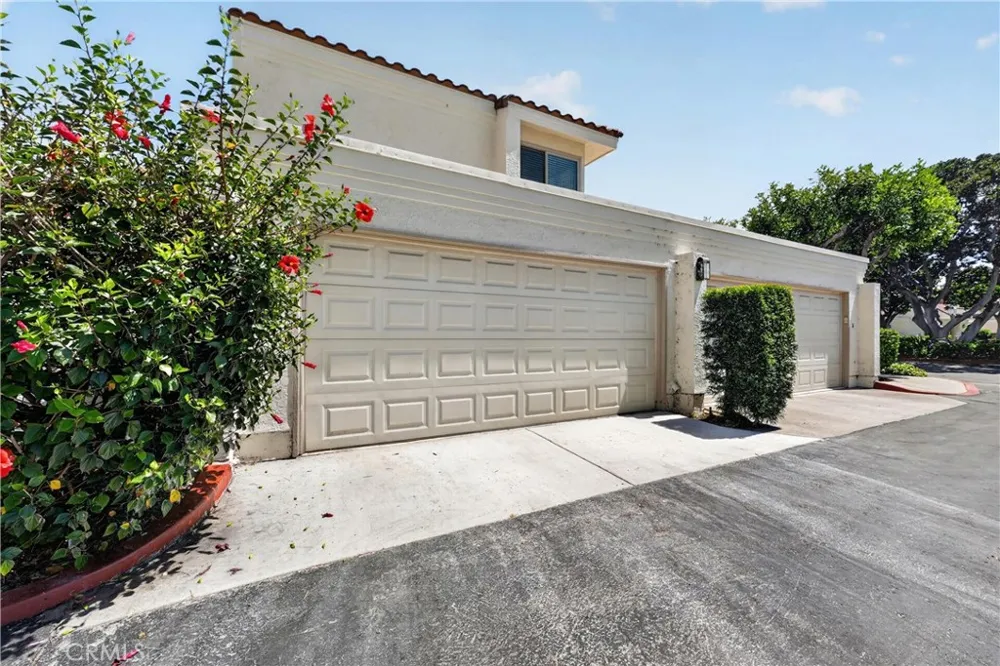 104 Navarre Irvine, CA 92612