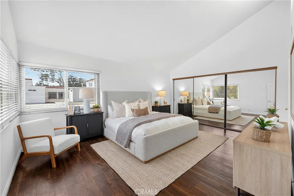 104 Navarre Irvine, CA 92612