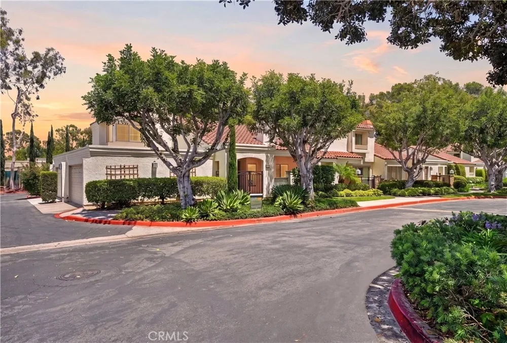 104 Navarre Irvine, CA 92612