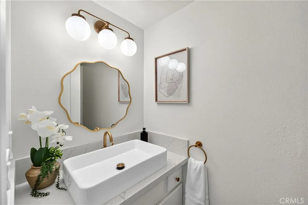 104 Navarre Irvine, CA 92612