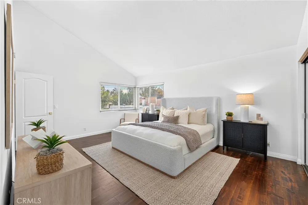 104 Navarre Irvine, CA 92612