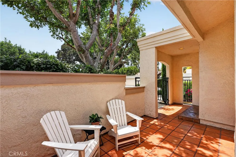 104 Navarre Irvine, CA 92612